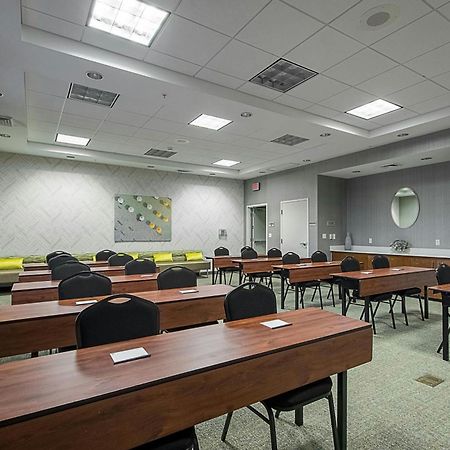 Springhill Suites Tampa North/Tampa Palms Buitenkant foto